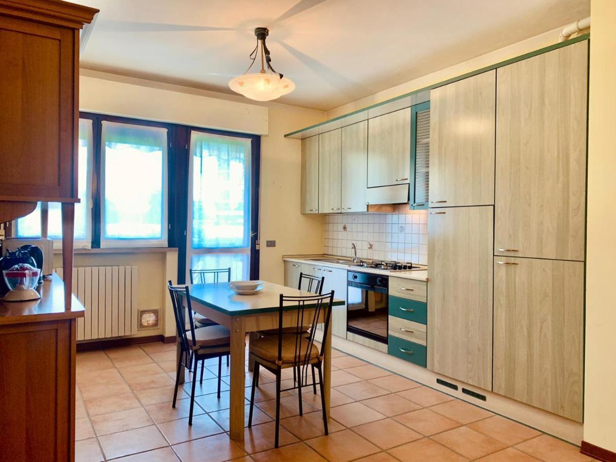 Little Italy Apt Sirmione Сирмионе Екстериор снимка